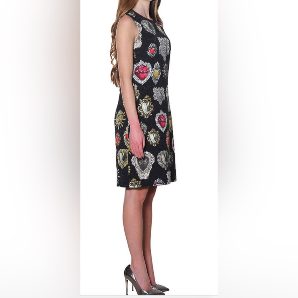 Dolce and Gabbana Fun Sacred Heart Shift Dress US8/IT44 It’s A Timeless Piece